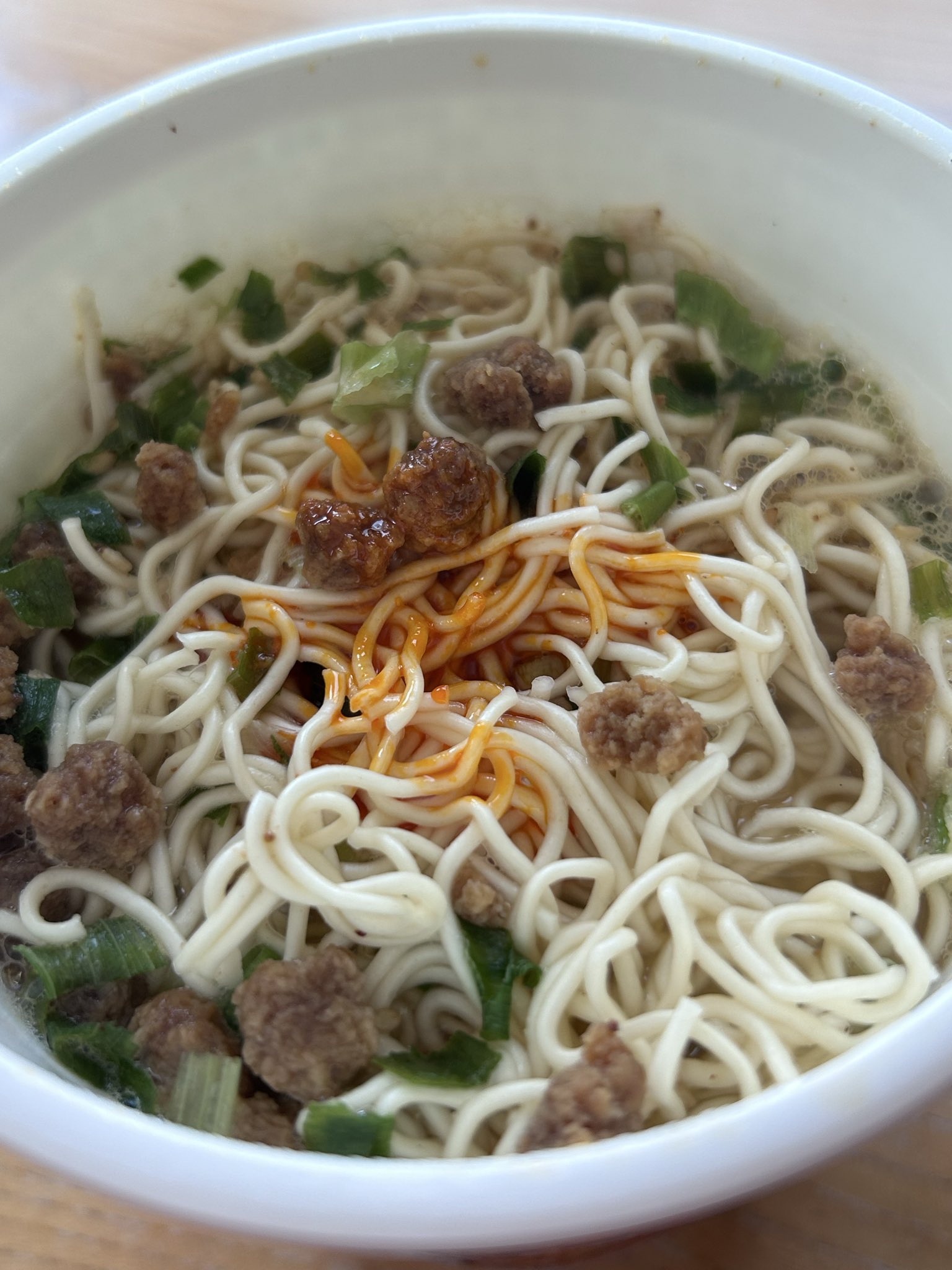 ファミリーマート 極細麺で味わう麻辣担々麺 写真3