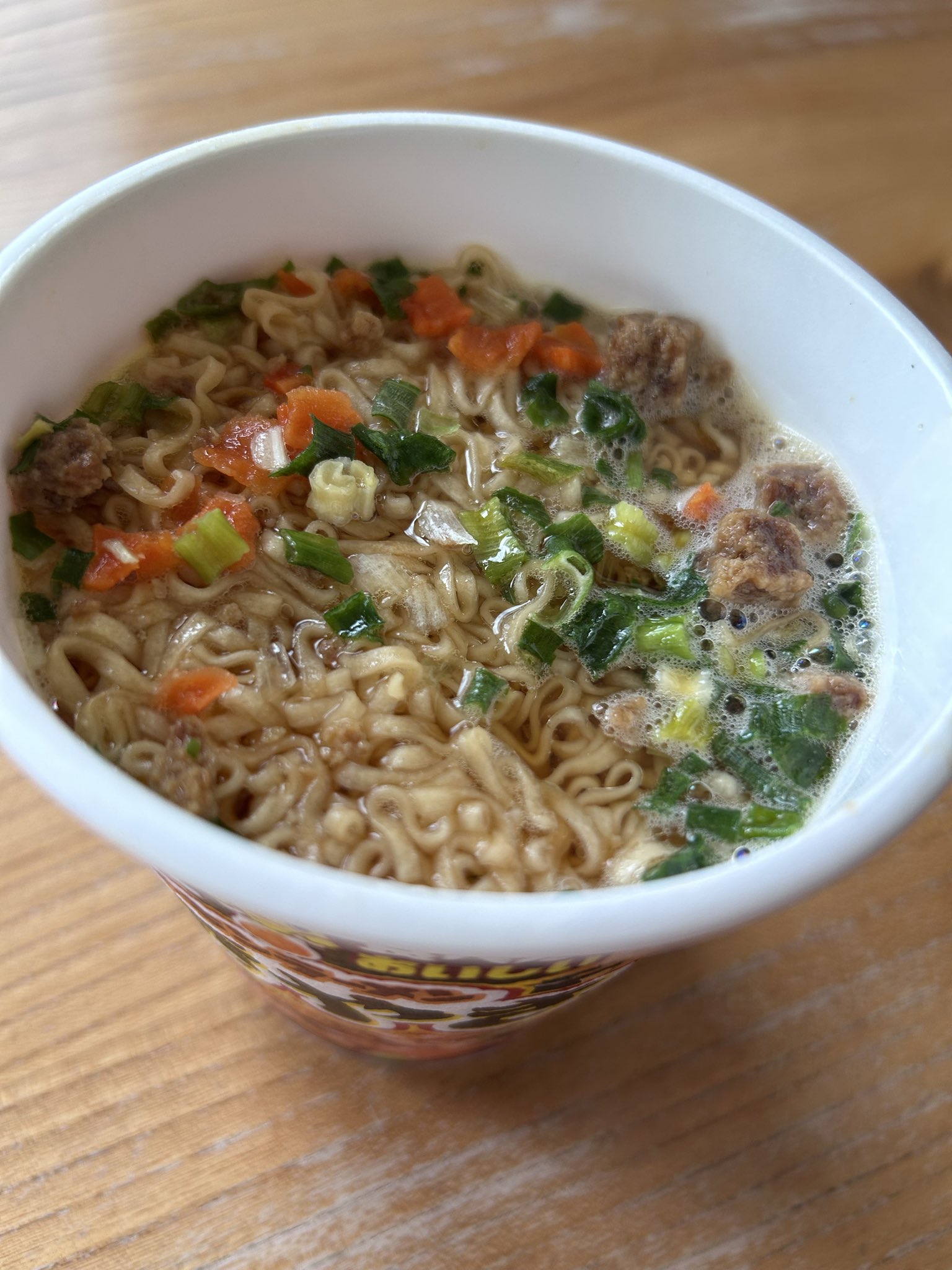 チキンラーメンビッグカップ すきやき味 写真3